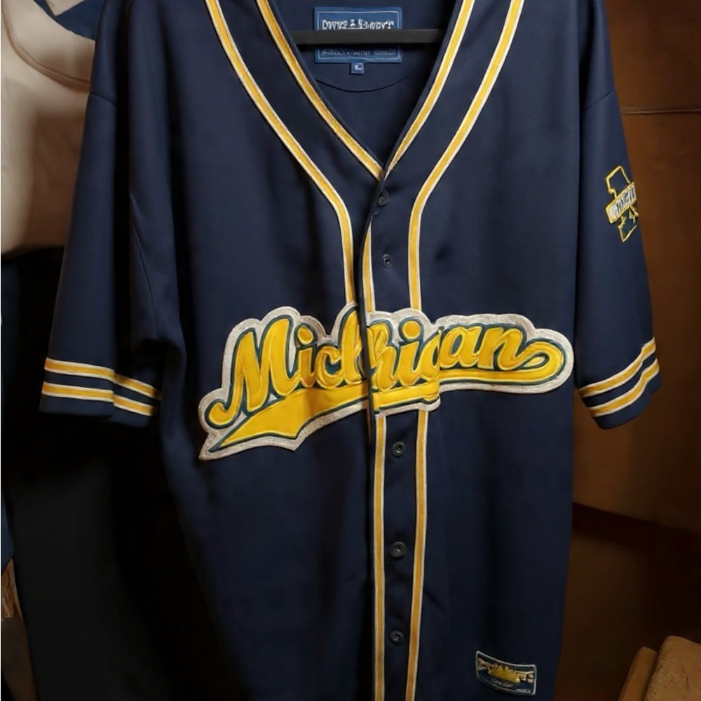 U of M Michigan Jersey Steve and Barry’s authentic XL vintage